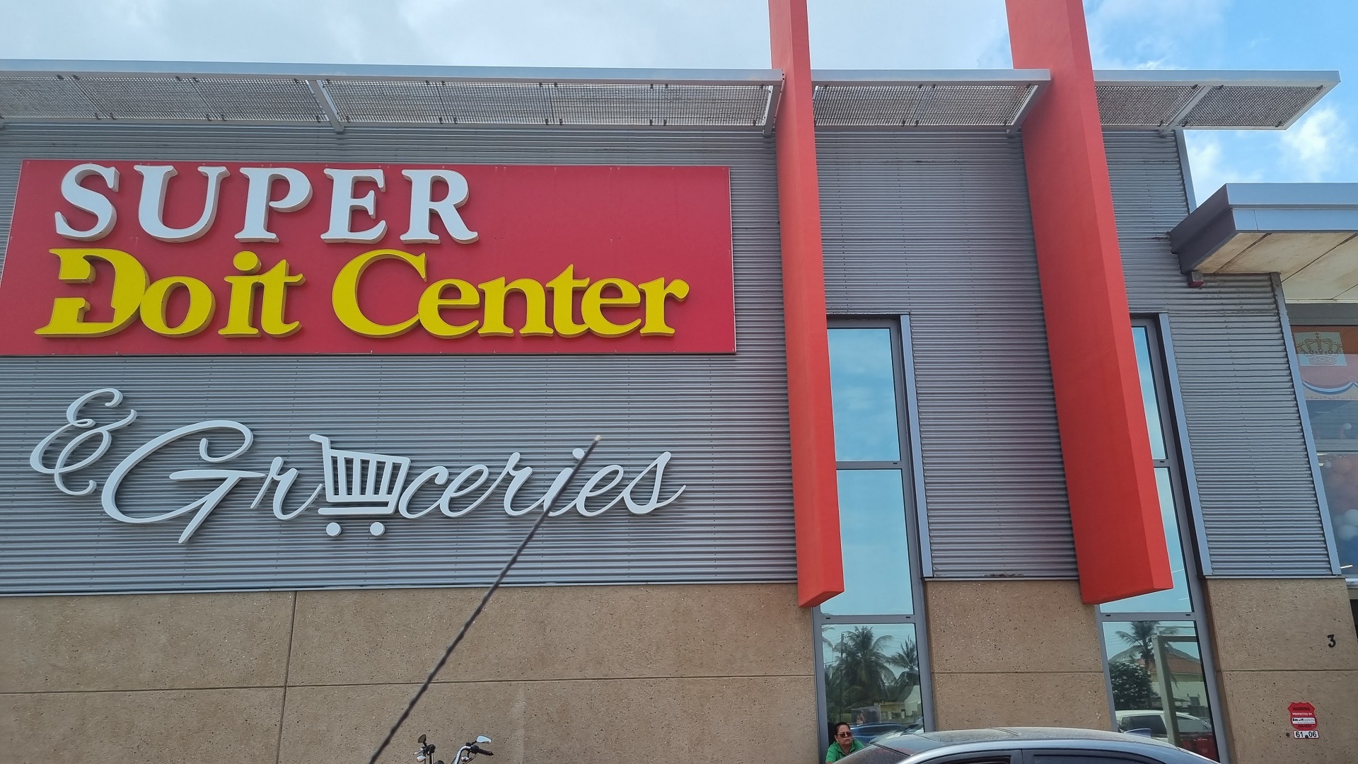 Exterior view of Super Do it Center & Groceries Aruba